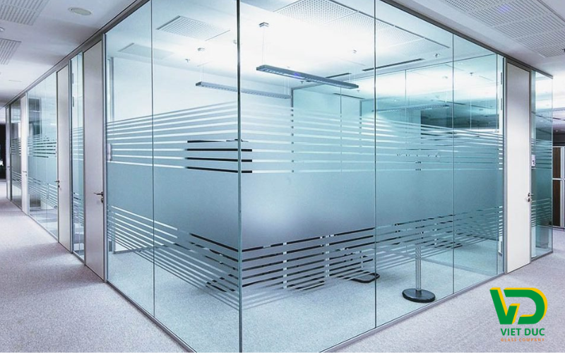 Khám phá tính năng và ứng dụng của các loại kính cường lực